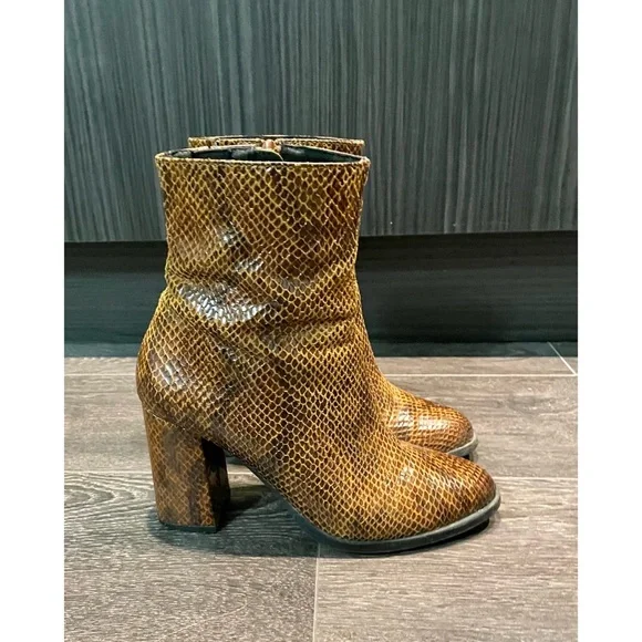 Snakeskin-Print Ankle Boots - Picture 3 of 4